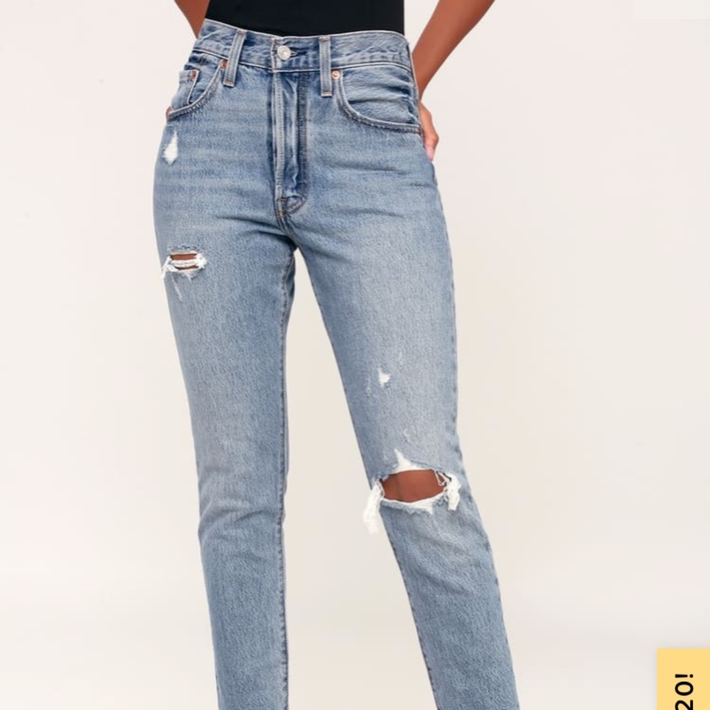 501 Levi’s Skinny Distressed Light Wash Jeans